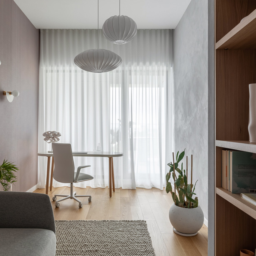 Tapet Paradiso, Variant 1, cu un design modern, minimalist, cu nuanțe de gri și un cerc auriu.