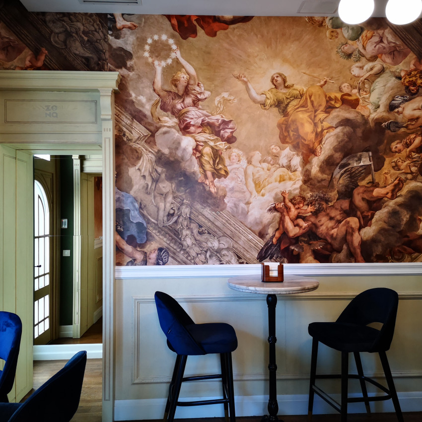 Fototapet cu pictură murală clasică într-o sufragerie elegantă