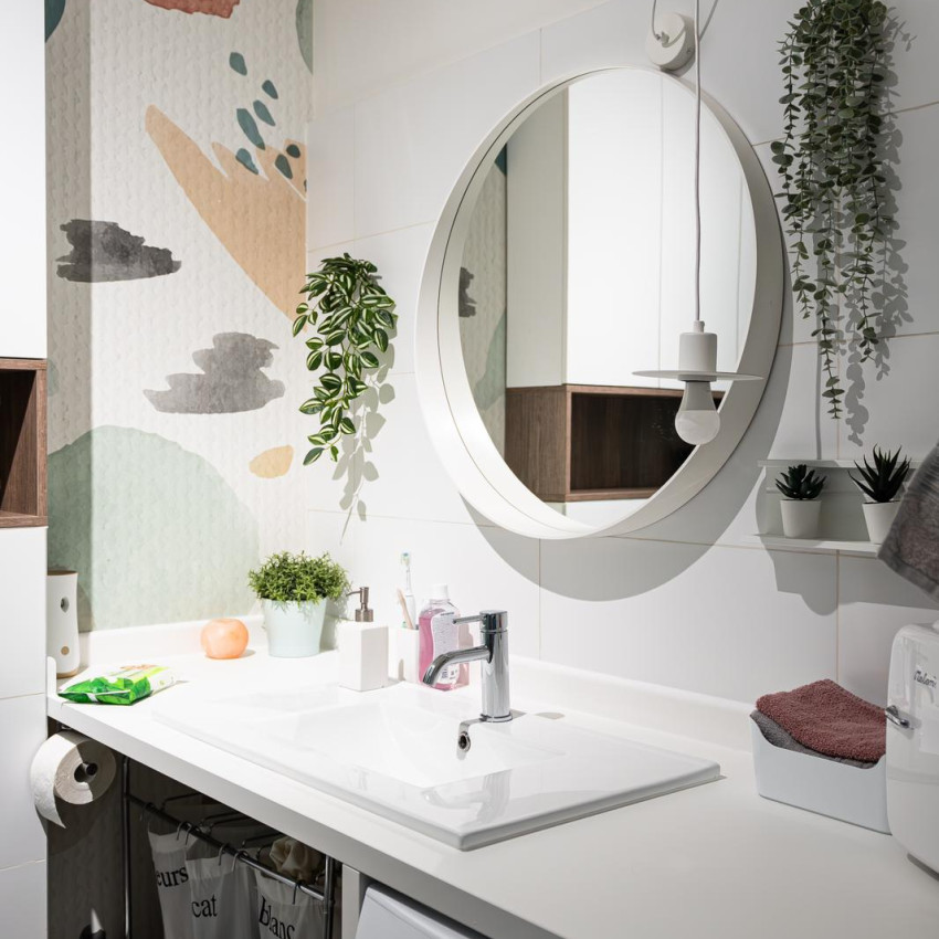 Tapet cu design abstract, minimalist, cu accente de acuarelă, perfect pentru a adăuga o notă de eleganță și rafinament oricărei încăperi.