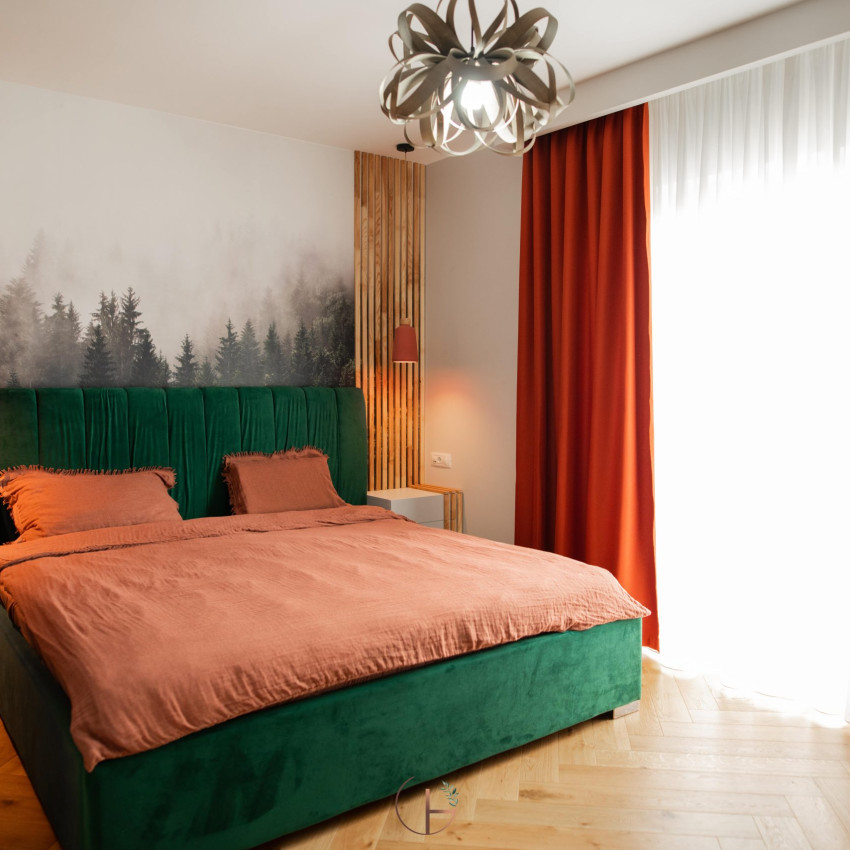 Fototapet cu pădure de brazi în ceață în living modern