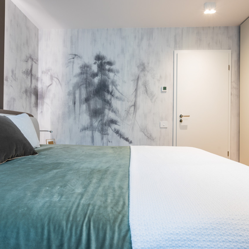Imagine cu un tapet minimalist cu motive de pini asiatici