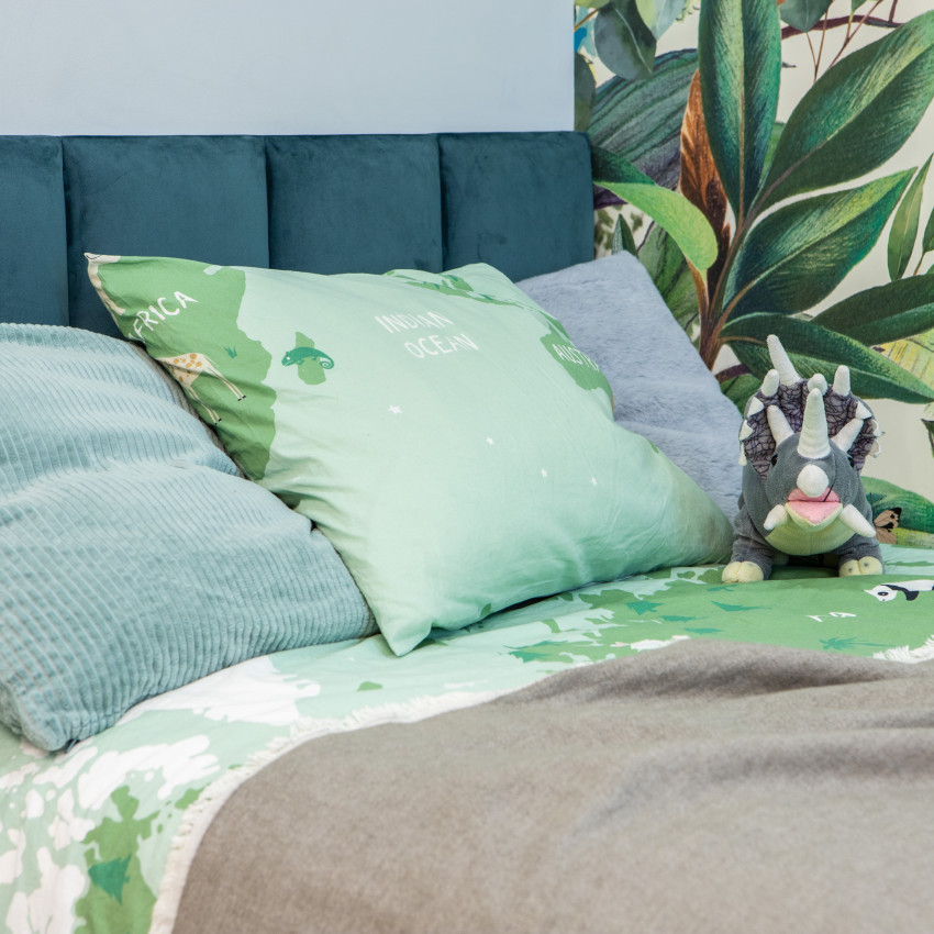 Forest  cu un design modern și elegant, perfect pentru living, dormitor sau birou. Transformați orice cameră într-un refugiu relaxant și inspirat de natură.