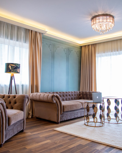 406. Neoclassic with a twist