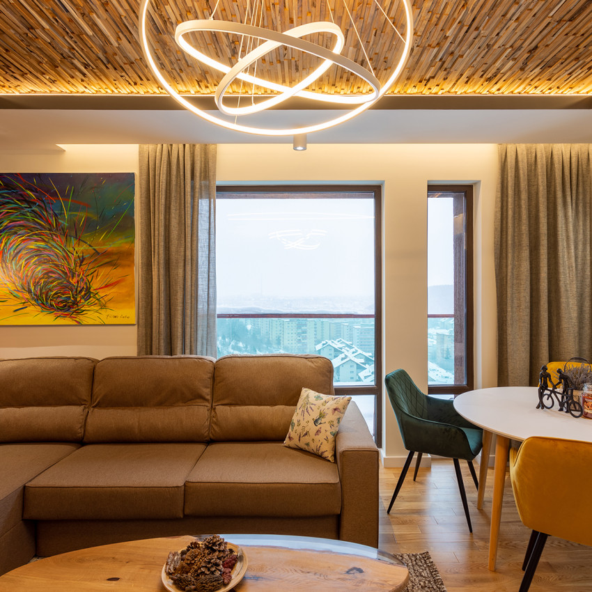 Panouri decorative 3D din lemn aplicate pe perete