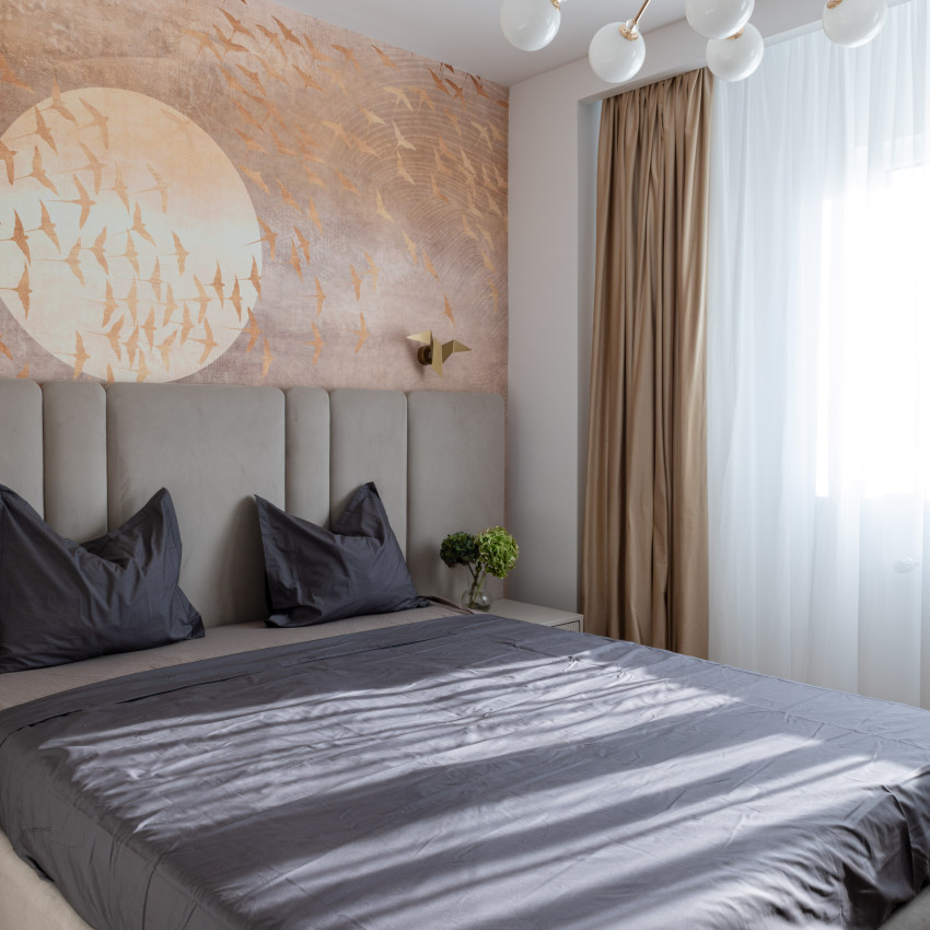 Tapet cu design elegant, păsări aurii și apus de soare