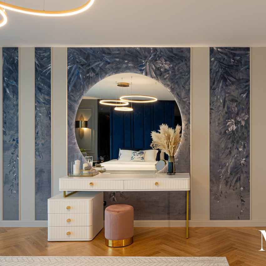 Tapet floral Honolulu, Cloud, cu flori delicate și tonuri pastelate, perfect pentru decorarea dormitoarelor, livingurilor sau holurilor.