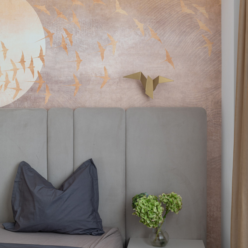 Tapet cu design elegant, păsări aurii și apus de soare