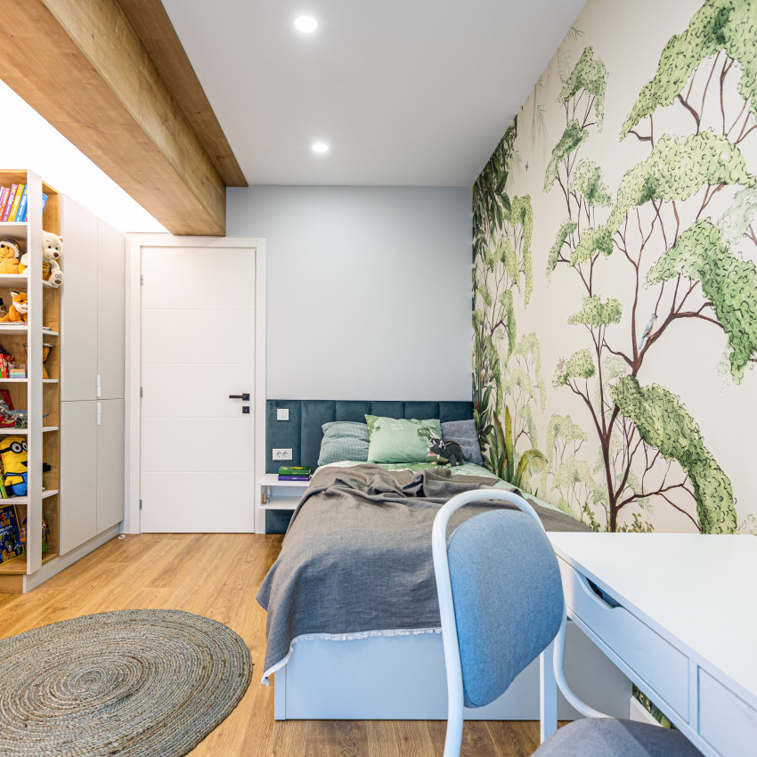 Forest  cu un design modern și elegant, perfect pentru living, dormitor sau birou. Transformați orice cameră într-un refugiu relaxant și inspirat de natură.