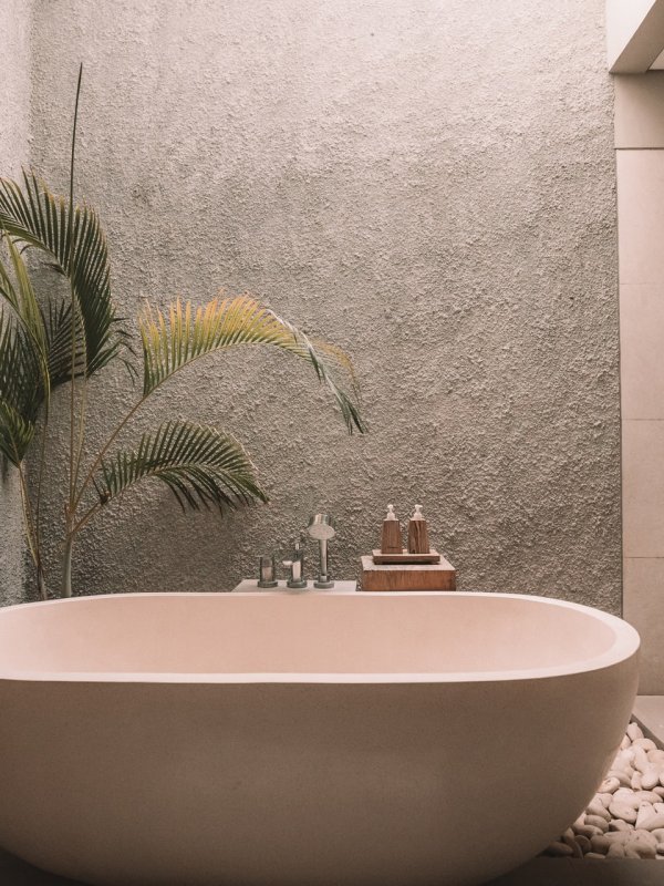 Idei de amenajări a unei băi cu cadă. Cum să te simți ca la SPA în propria casă