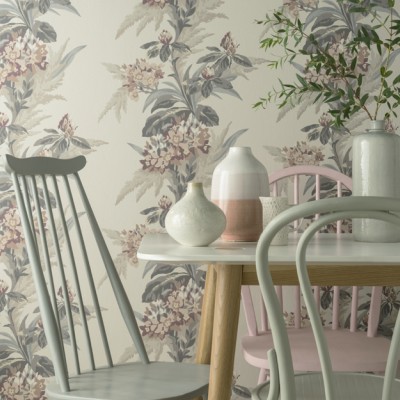 Tapet floral roz cu model floral delicat, perfect pentru un decor romantic și elegant.