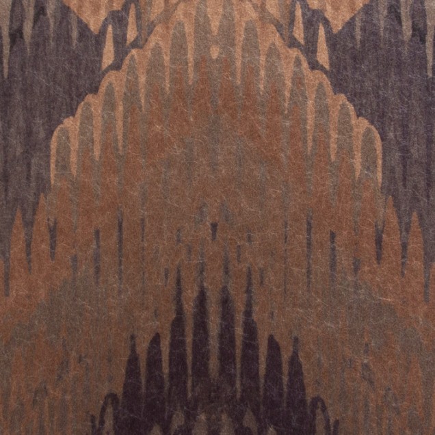 Imagine cu un tapet geometric modern, Copper Luxury Geometric, în nuanțe de cupru, gri și negru, cu textură unică și accente metalice.