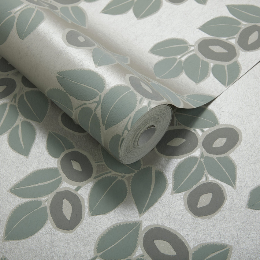Tapet cu design floral elegant, în nuanțe de albastru închis, cu frunze luxoase și flori delicate.