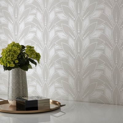 Tapet modern cu design geometric si textura delicata, cu un finisaj perla crem.