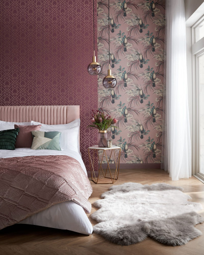 Tapet geometric elegant Cassis Purple Luxury Geometric cu design modern și culori luxoase. Ideal pentru dormitor, living sau hol.