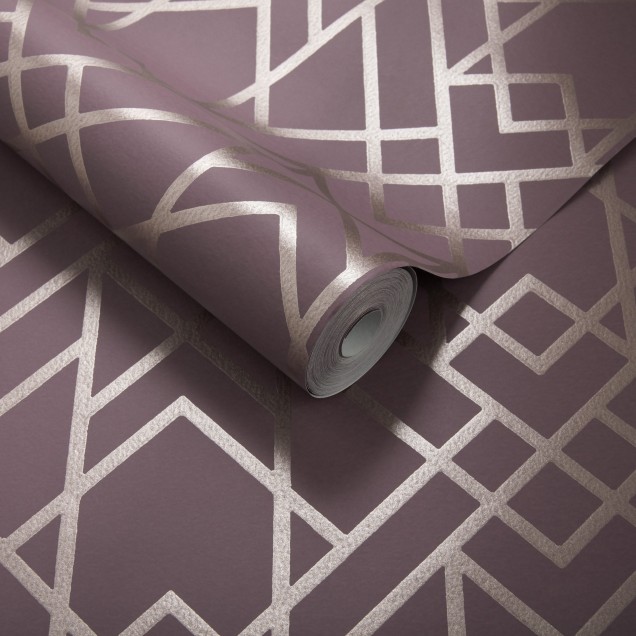 Tapet geometric elegant Cassis Purple Luxury Geometric cu design modern și culori luxoase. Ideal pentru dormitor, living sau hol.