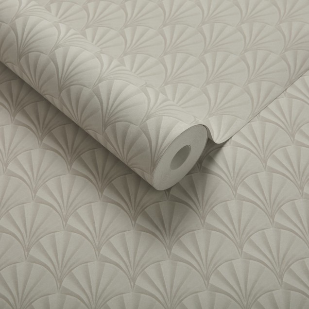 Tapet cu design Art Deco elegant, cu un model de evantai fin, culoare crem deschis.