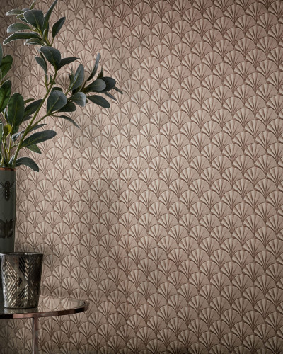 Tapet cu design geometric in forma de evantai, cu finisaj de folie aurie.
