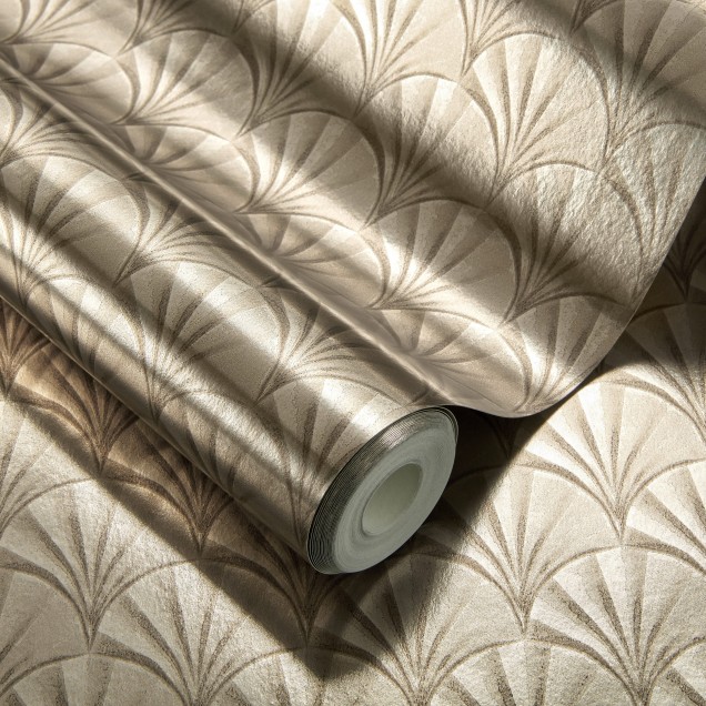 Tapet cu design geometric in forma de evantai, cu finisaj de folie aurie.