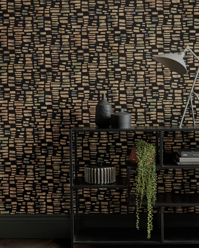 Wallpaper Fusion Bracken Black Luxury Flock, cu un model geometric în nuanțe de negru, maro și verde