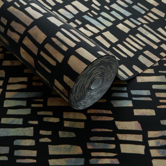 Wallpaper Fusion Bracken Black Luxury Flock, cu un model geometric în nuanțe de negru, maro și verde