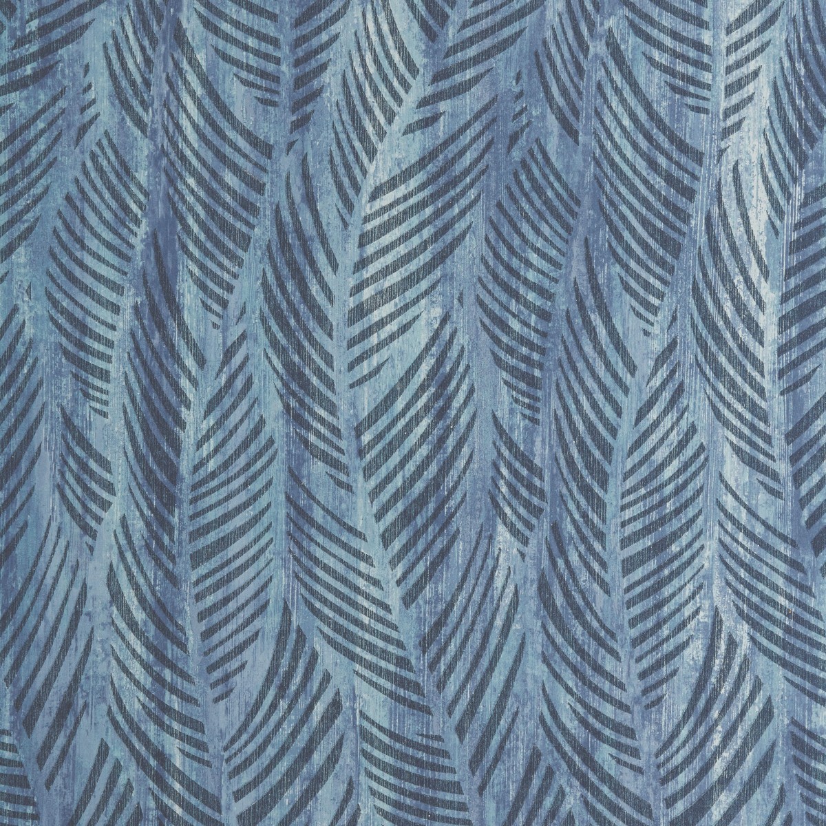 Tapet 1838 Wallcoverings 1838-2008-149-01. Conține culorile: Albastru, Albastru Porumbel, Gri, Gri Argintiu, Albastru, Albastru-Gri, Bej, Bej Maroniu, Gri, Gri Pietricică