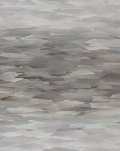 Tapet geometric Caramel Neutral Luxury cu un scaun din ratan și plante verzi