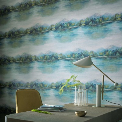 Tapet Lakeside Fern Green Luxury Landscape cu un design modern si elegant, inspirat de natura.