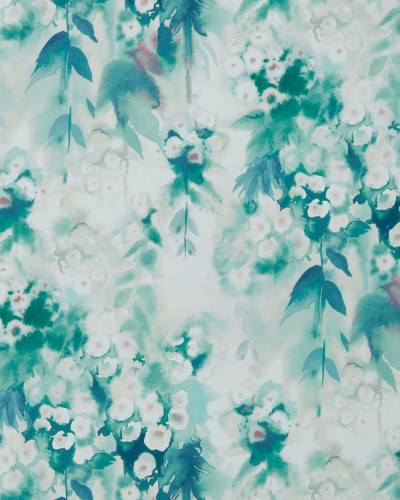 Tapet floral verde smarald cu flori albe delicate pe un fond alb