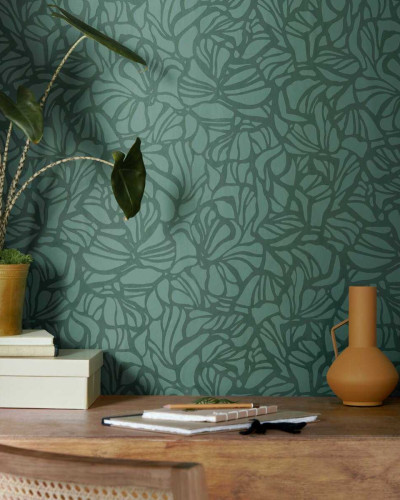 Tapet cu model luxos în verde pădure, perfect pentru un decor elegant și modern.