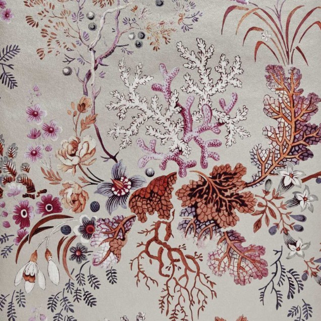 Tapet floral roz coral cu un design delicat