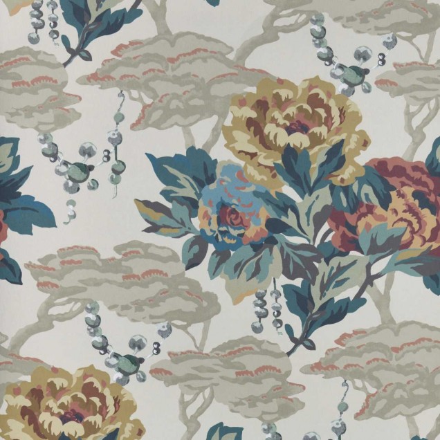 Tapet floral Paeonia, Warm Sand, cu flori delicate și frunze luxuriante pe un fundal cald și neutru.