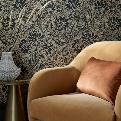 Tapet Eden Midnight Black and Gold cu model floral complex in tonuri de negru si auriu