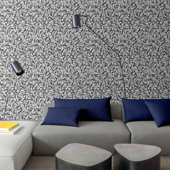 Tapet abstract antracit într-un living modern