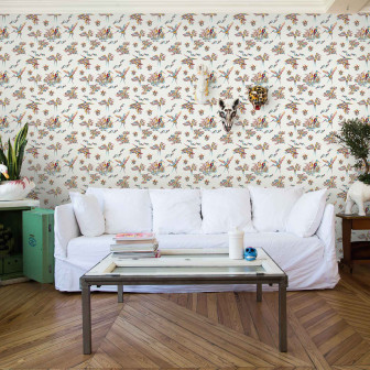 Tapet cu motive delicate în living modern