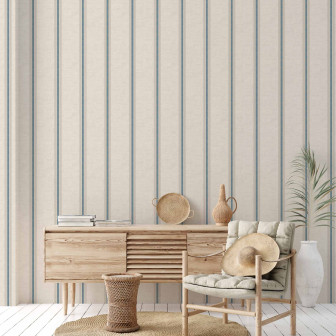 Tapet cu dungi albastre pe un perete interior