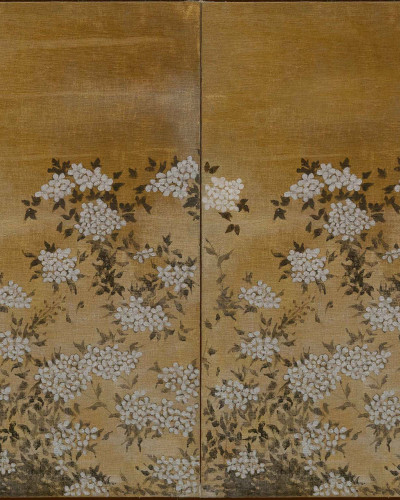 Tapet floral cu textură de iută, ideal pentru decorul interior elegant
