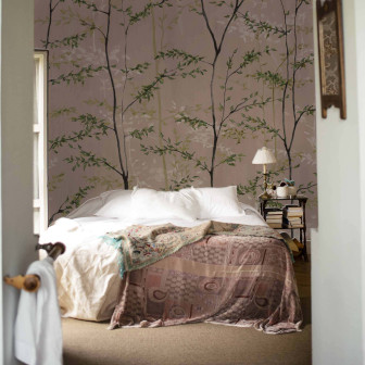 Tapet cu copaci și frunze verzi într-un dormitor