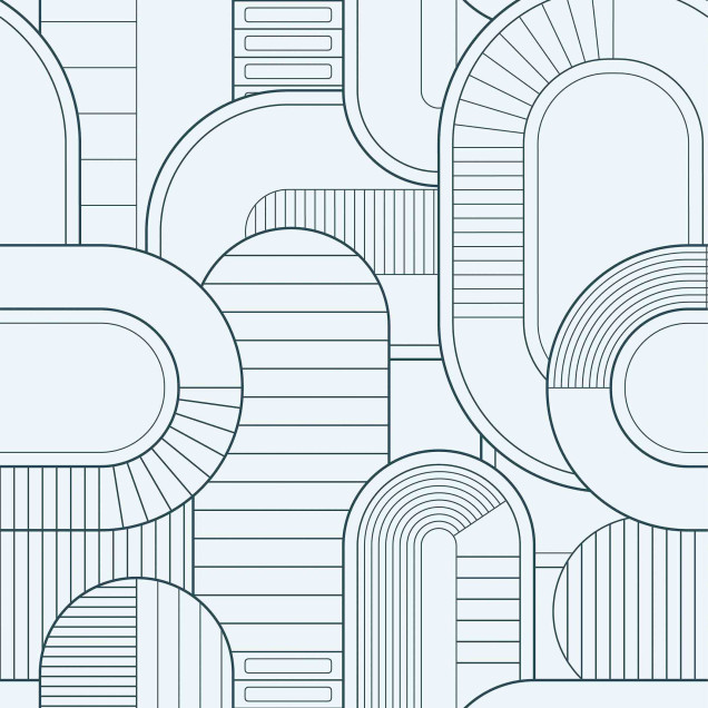 Tapet cu model geometric abstract în nuanțe de gri și alb, aplicat pe un perete din spatele unui set de canapele gri și a unei măsuțe de cafea negre.