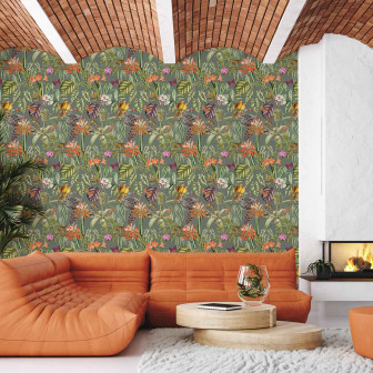 Tapet cu papagali și motive tropicale într-un living modern