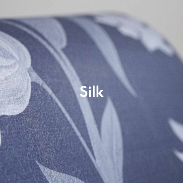 Tapet floral bleumarin cu design stilizat