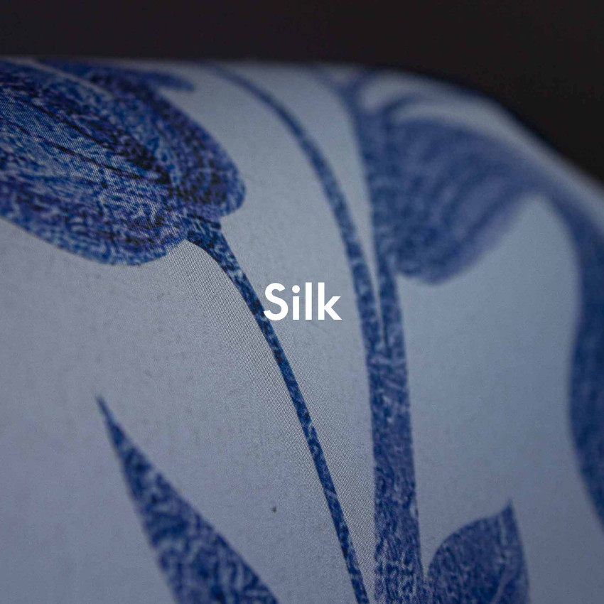 Tapet floral bleumarin cu design stilizat