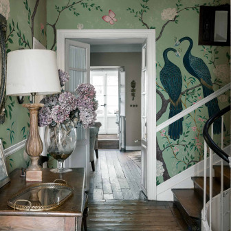 Tapet floral cu păsări Tapet cu design floral și păsări într-un interior elegant