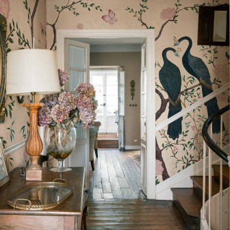 Tapet floral decorativ Tapet floral cu detalii rafinate într-un interior elegant