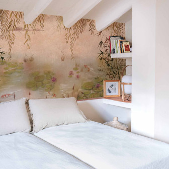 Fototapet natură pentru decor interior Fototapet cu design inspirat de natură, model cu plante acvatice și pești