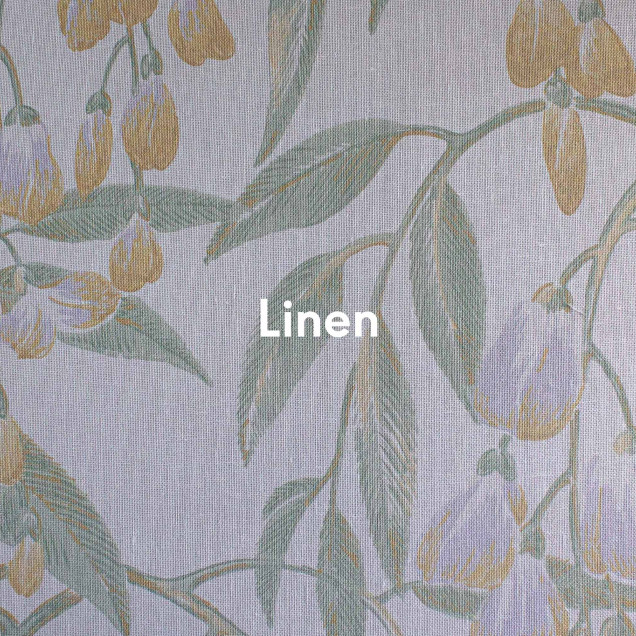 Tapet floral cu design delicat în living