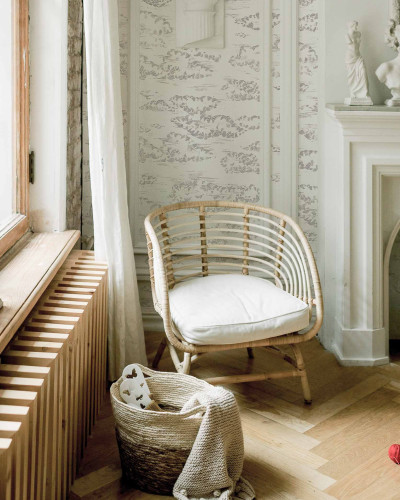 Tapet grafit cu model subtil într-un interior elegant