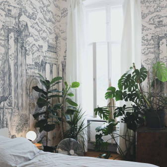 Tapet cu design clasic în stilul ruinelor antice într-o cameră luminoasă