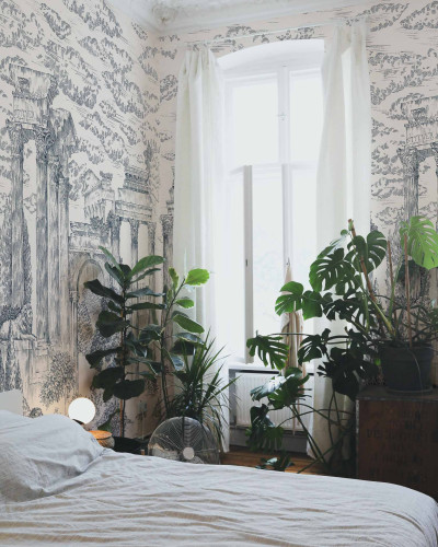 Tapet cu design clasic în stilul ruinelor antice într-o cameră luminoasă
