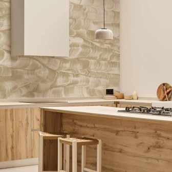 Tapet cu model valuri de nisip într-o bucătărie modernă