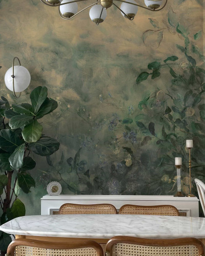 Tapet floral cu design inspirat de natură, într-un interior elegant
